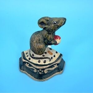 VTG Cast Iron Mouse with Berry Doorstop Heavy Figural Folk Art Sculpture Bookend